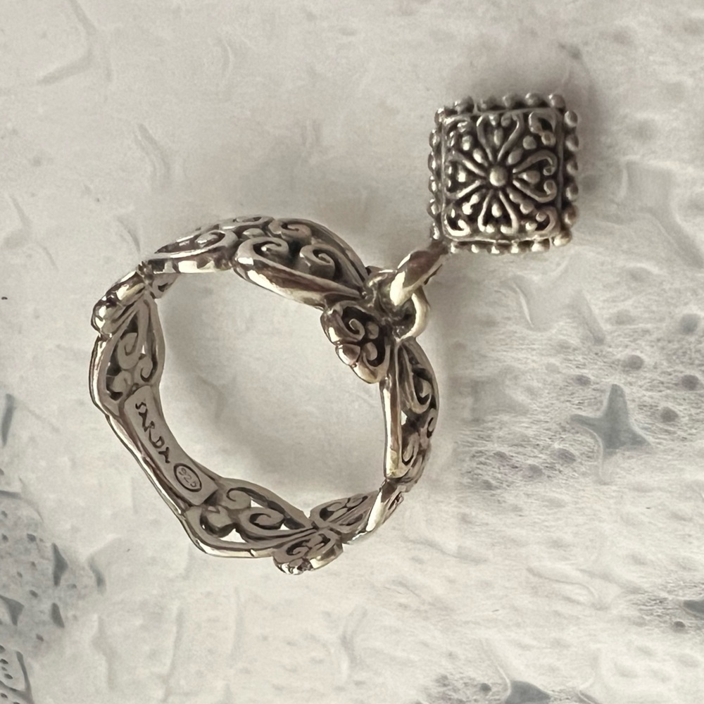 New Ring Sterling Silver (.925) filigree with beautiful charm size: 09
